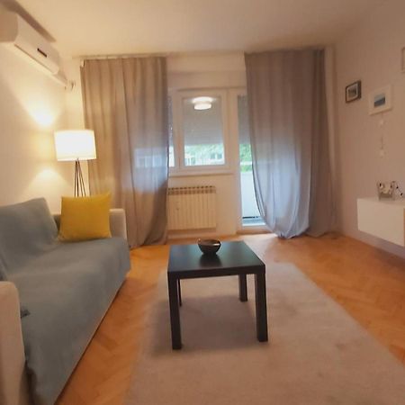 Apartment Sarita ซาเกร็บ ภายนอก รูปภาพ