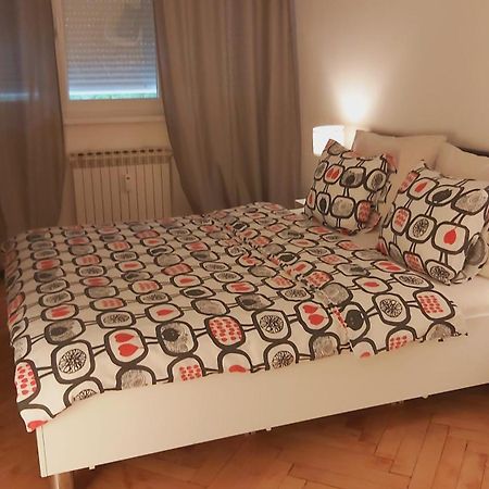 Apartment Sarita ซาเกร็บ ภายนอก รูปภาพ